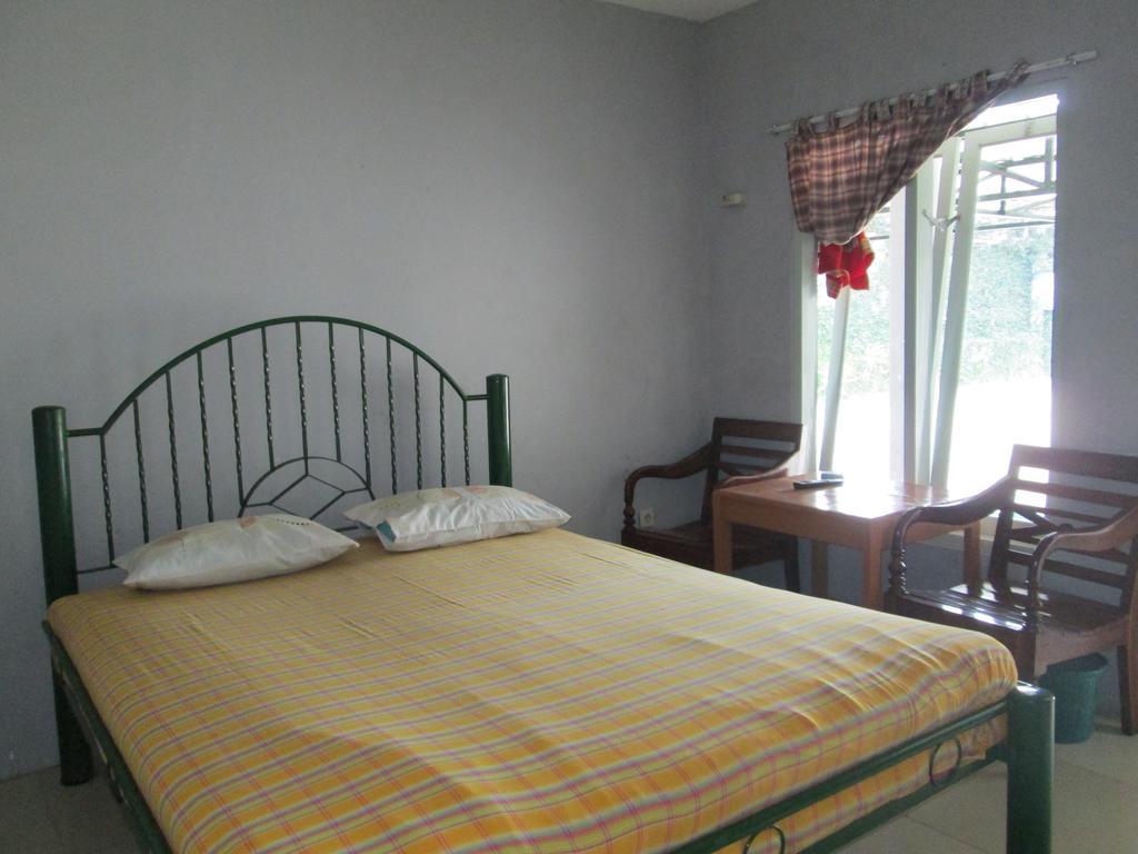 Hotel Cemerlang Baturraden Room photo