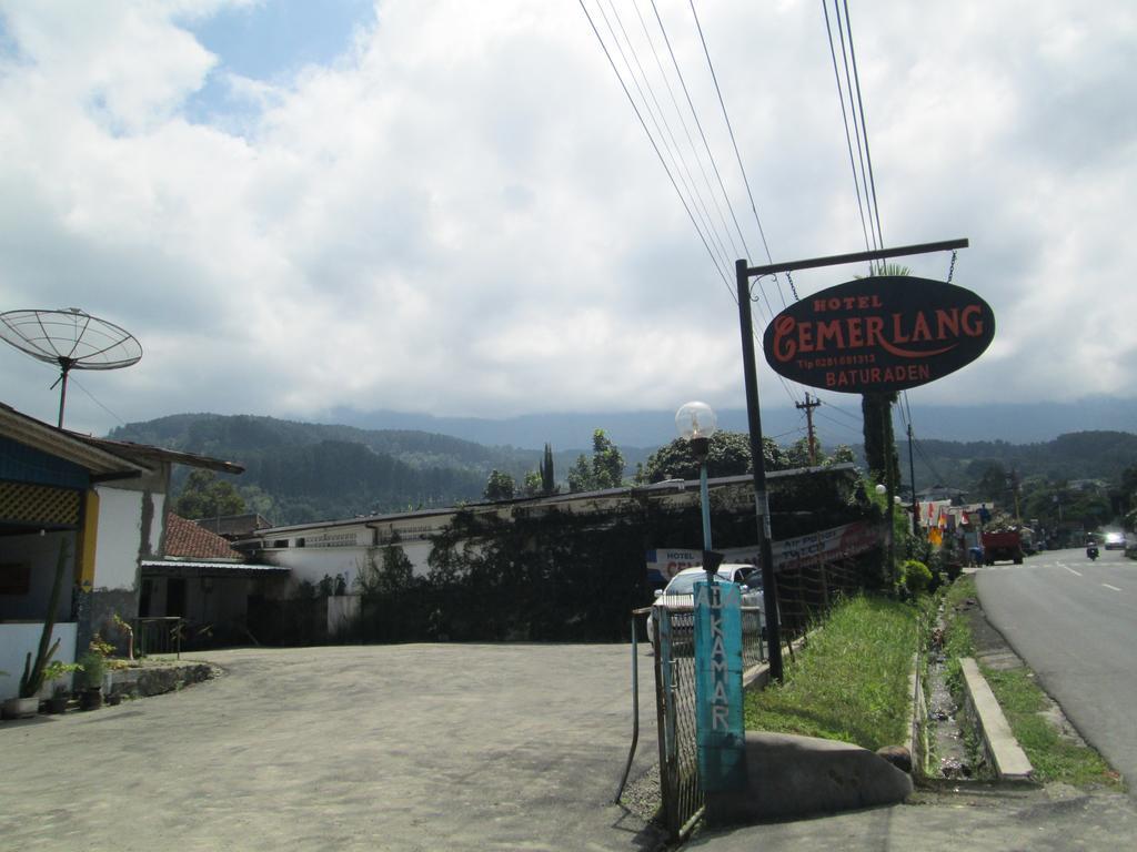 Hotel Cemerlang Baturraden Exterior photo