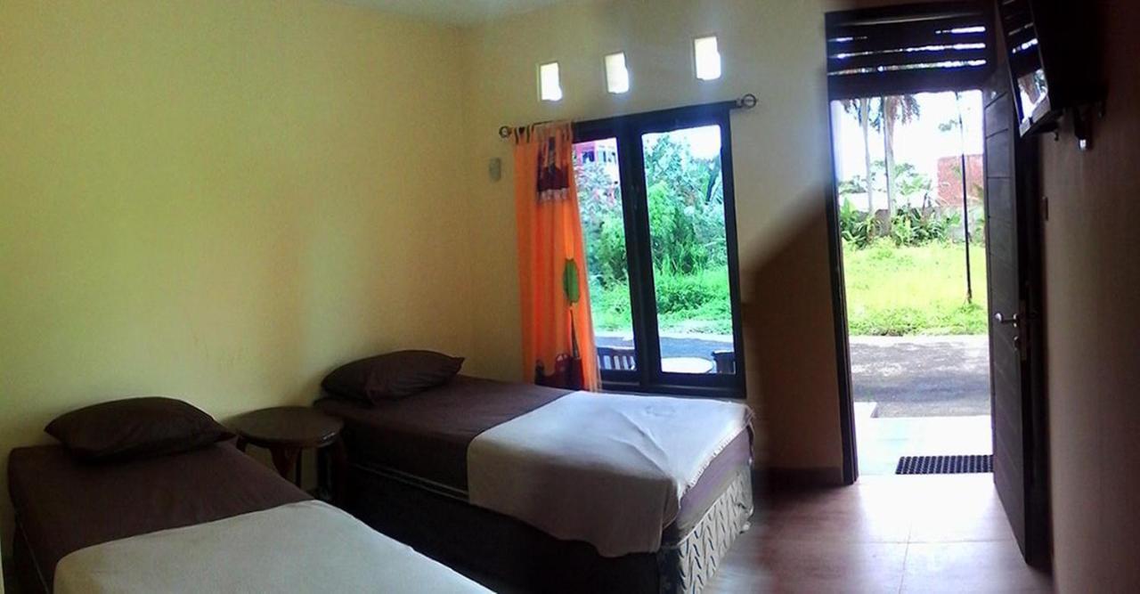 Hotel Cemerlang Baturraden Room photo